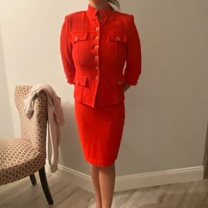 Saint johns net suit jacket size 2 skirt size 0